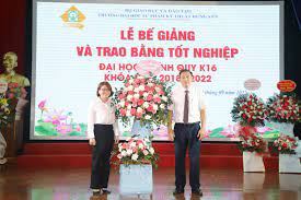 Trường Đại học Sư phạm Kỹ thuật Hưng Yên trao bằng tốt nghiệp cho 1.760 sinh viên